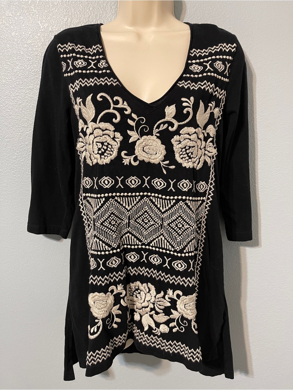 Johnny Was Black Ivory Embroidered Floral Tunic Top Boho Artisan Roses Small